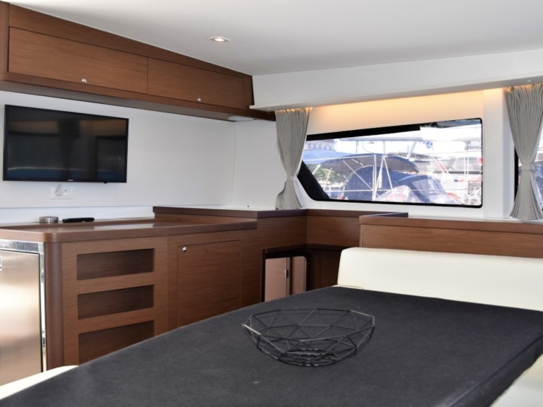 Hire Catamaran with or without skipper Lagoon Alimos