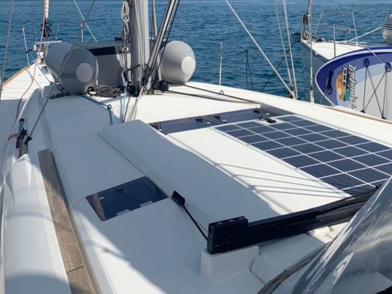Hire a Jeanneau Sun Odyssey 519 (AC, Gen) Skiathos