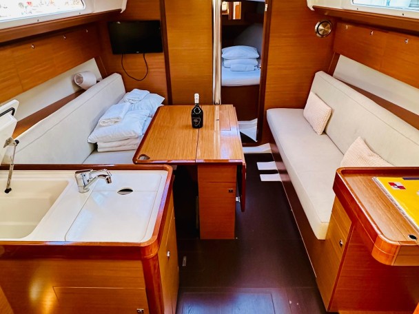 Dufour Dufour 360 Grand Large charter bareboat or skippered in  Primošten