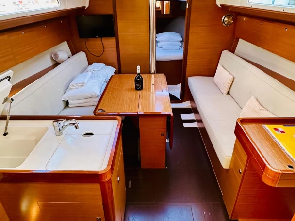 Dufour Dufour 360 Grand Large charter bareboat or skippered in  Primošten