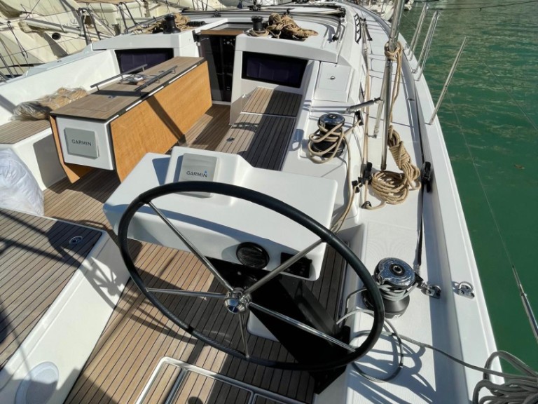 Sailboat to hire Cagliari at the best price