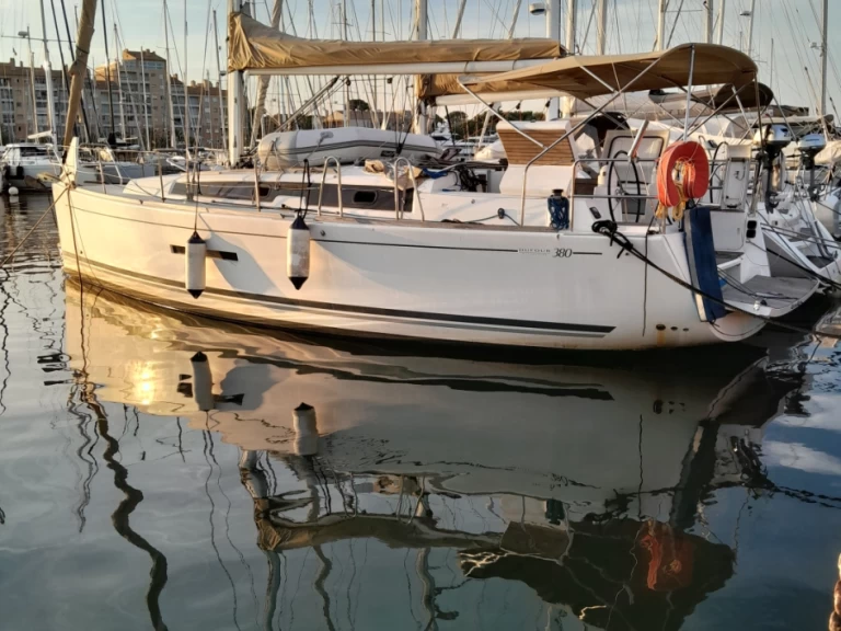 Dufour Dufour 380 Grand Large charter bareboat or skippered in  Hyères