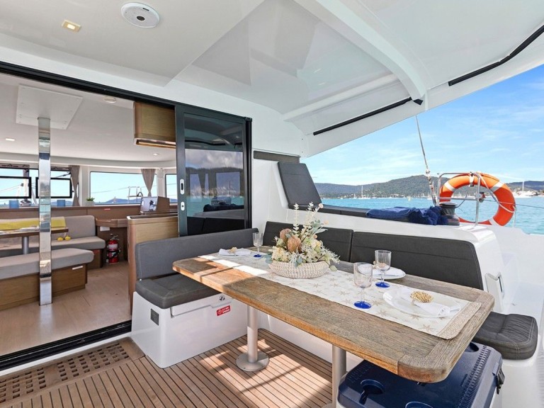 Yacht hire Kalamata cheap Lagoon 42