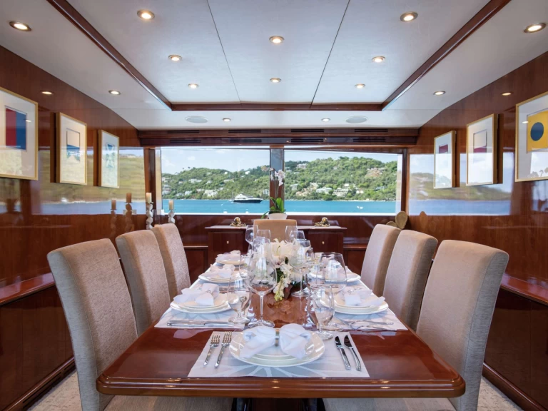 Charter a Intermarine Savannah OUTTA TOUCH in Puerto Rico on Samboat