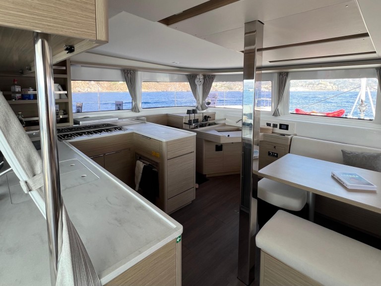 Catamaran hire in Furnari - Lagoon Lagoon 46