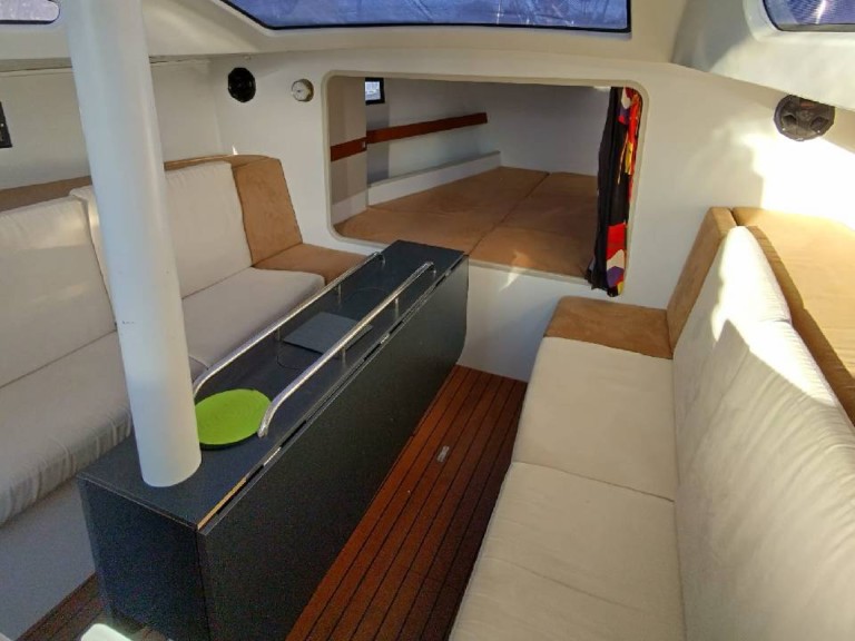 RM RM 1060 charter bareboat or skippered in  Saint-Quay-Portrieux