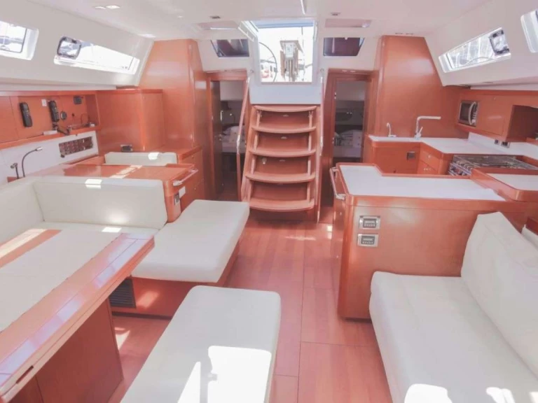 Charter a Bénéteau Ottoni@sea in Stari Grad on Samboat