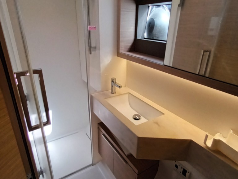 Yacht hire Alimos cheap Lagoon 51