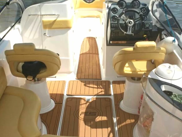 Hire a Madame Sirena 23 feet Armação dos Búzios