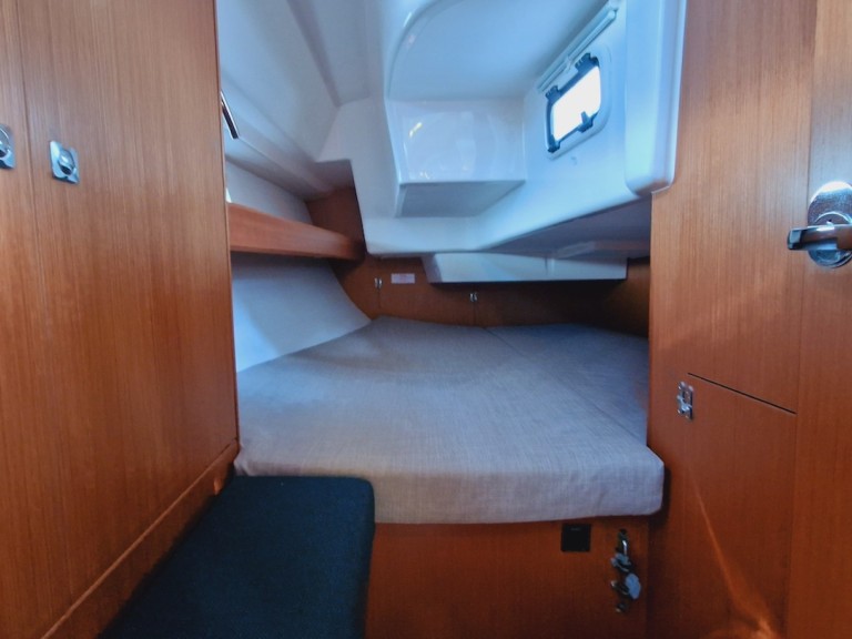 Sailboat hire in Lemmer - Bavaria Cruiser 34