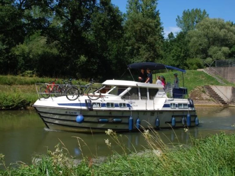Hire Canal boat with or without skipper Tarpon Savoyeux