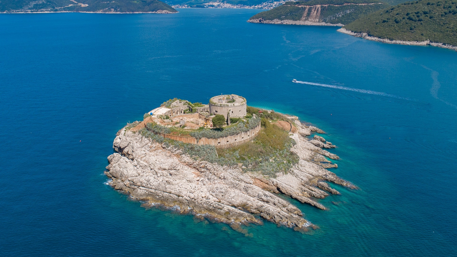 Hire Motorboat with or without skipper Poseidon Perast