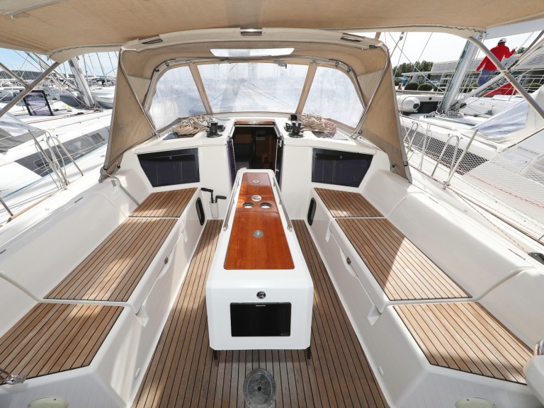 Sailboat hire in Trogir - Dufour Dufour 430 Grand Large