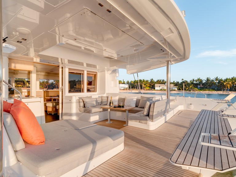 Charter a Lagoon Lagoon 52 F in Olbia on Samboat
