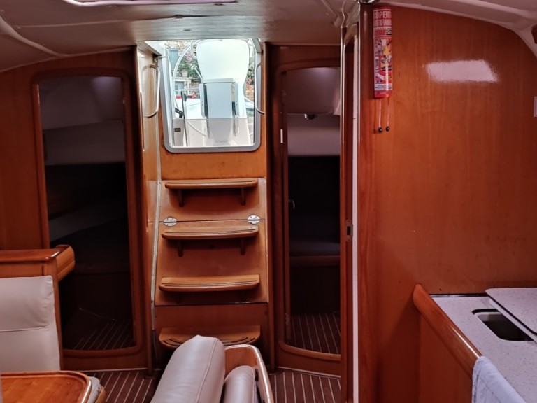 Hire Sailboat with or without skipper Bavaria Lefkáda