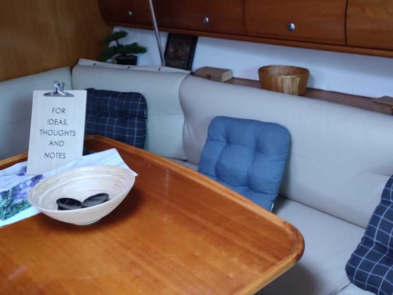 Hire Sailboat Bavaria with a boat licence