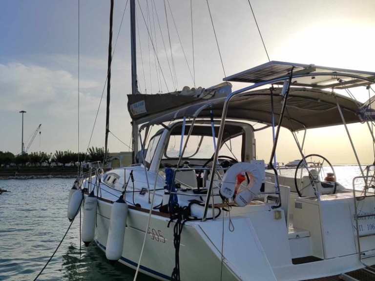 Hire a Bénéteau Oceanis 50 Family Nydri