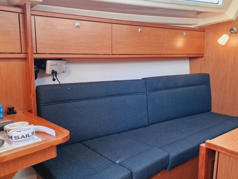 Yacht charter Lemmer - Bavaria Cruiser 34 on SamBoat