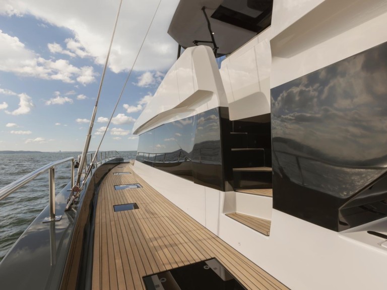 Catamaran to hire Santorini (Island) at the best price