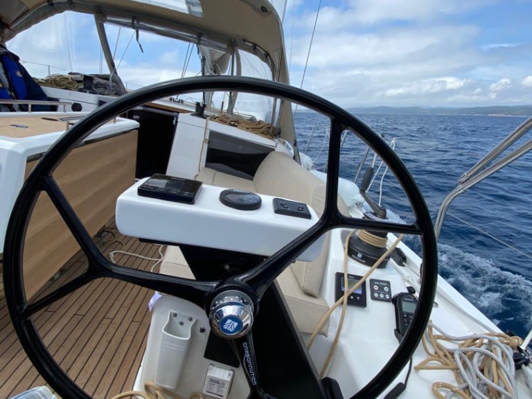 Yacht hire Bormes-les-Mimosas cheap Dufour 390 Grand Large