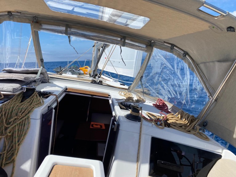 Sailboat hire in Bormes-les-Mimosas - Dufour Dufour 390 Grand Large