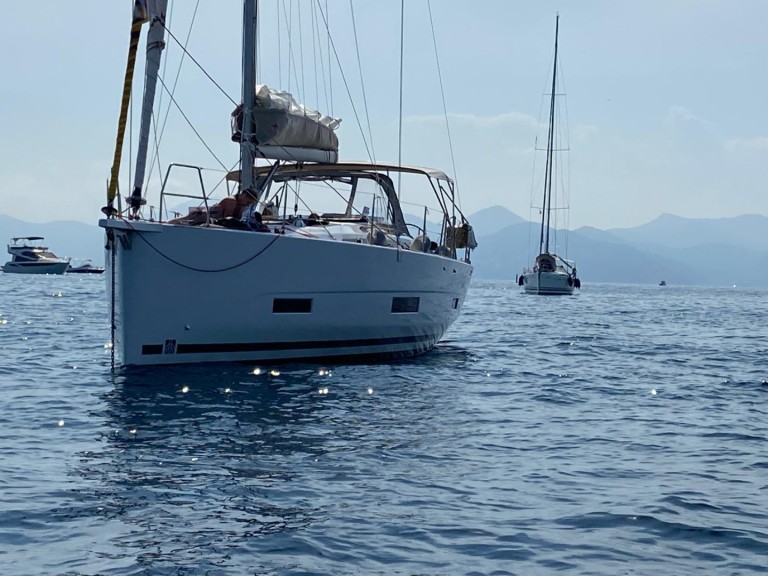 Sailboat to hire Bormes-les-Mimosas at the best price
