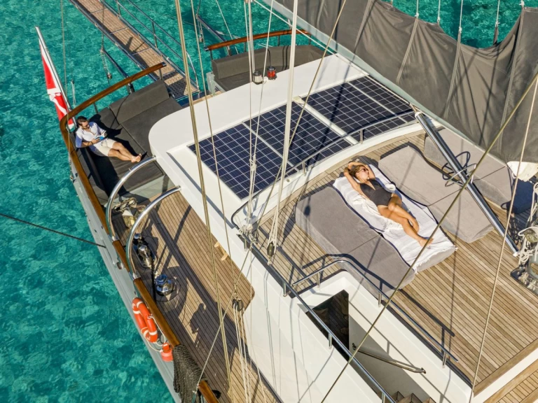 Custom Made Virtuoso charter bareboat or skippered in  Lávrio
