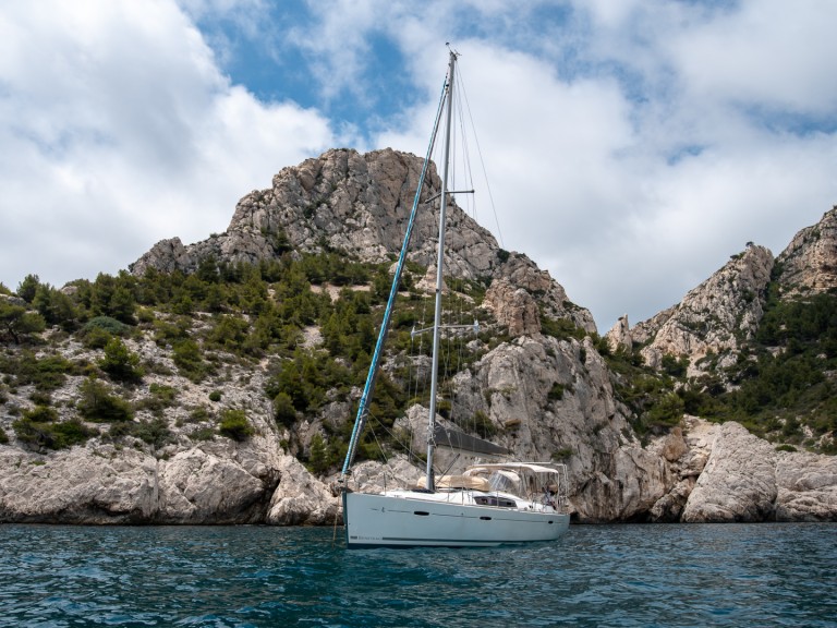 Hire Sailboat Bénéteau with a boat licence