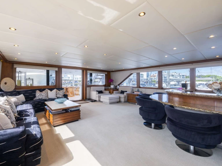 Yacht charter Bahamas - Flagship SERENITY 122 on SamBoat