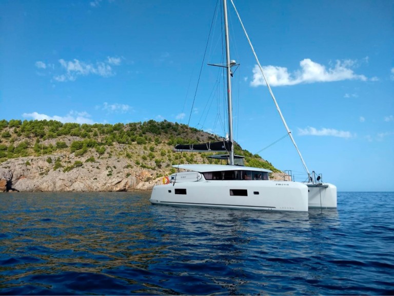 Yacht hire Sant Antoni de Portmany cheap Lagoon 42