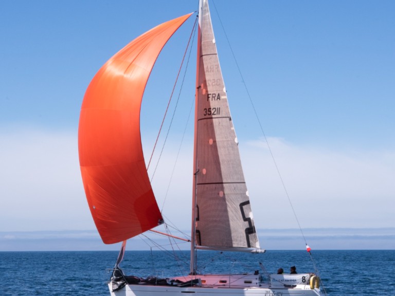 Yacht charter La Trinité-sur-Mer - Bénéteau FIRST 31,7 on SamBoat