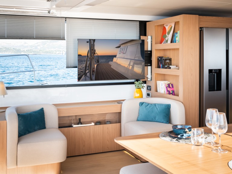 Catamaran hire in Port d'Andratx - Bali Bali 5.8