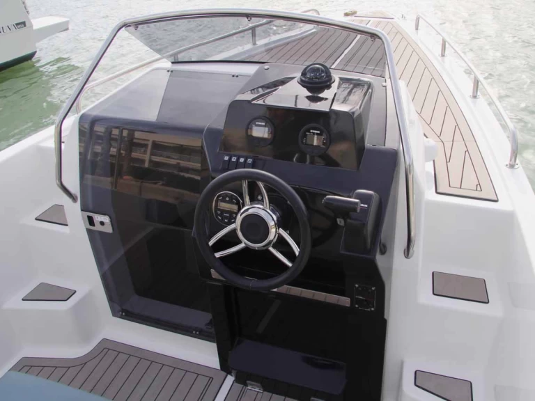 Motorboat hire in Biograd na Moru - Nuva yachts  Nuva M6 Cabin