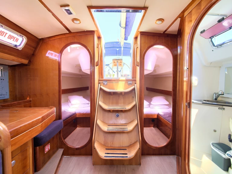 Hire Sailboat Salona with a boat licence