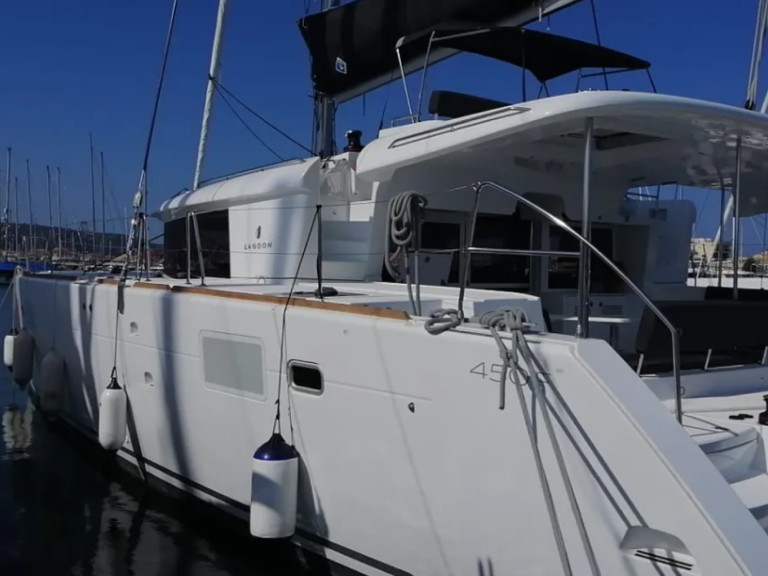 Hire Catamaran with or without skipper Lagoon Nikiána