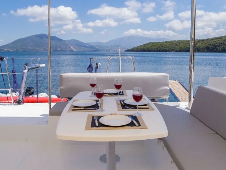 Lagoon Lagoon 450 F charter bareboat or skippered in  Nikiána