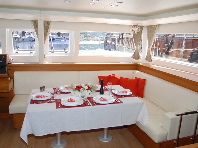 Catamaran to hire Alimos at the best price