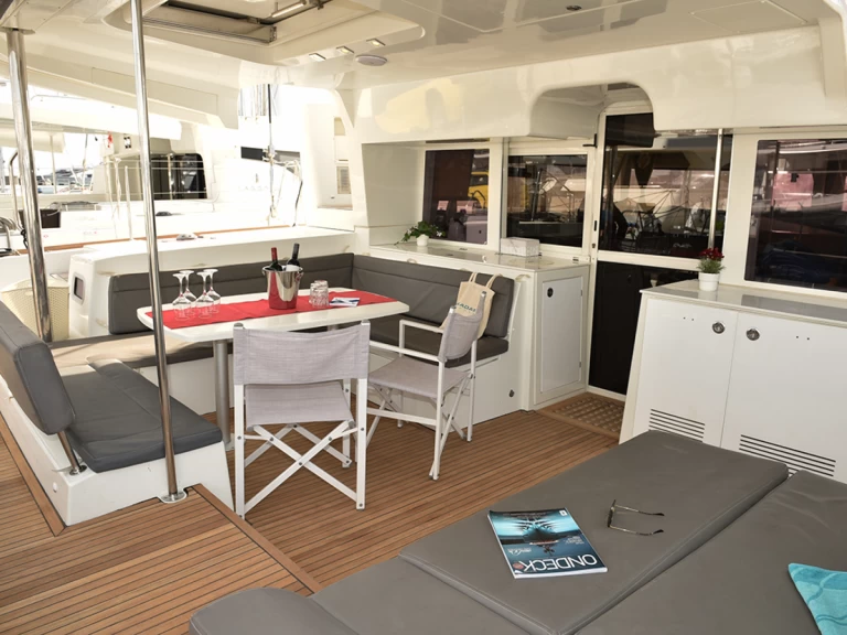 Yacht charter Alimos - Lagoon Lagoon 450 on SamBoat