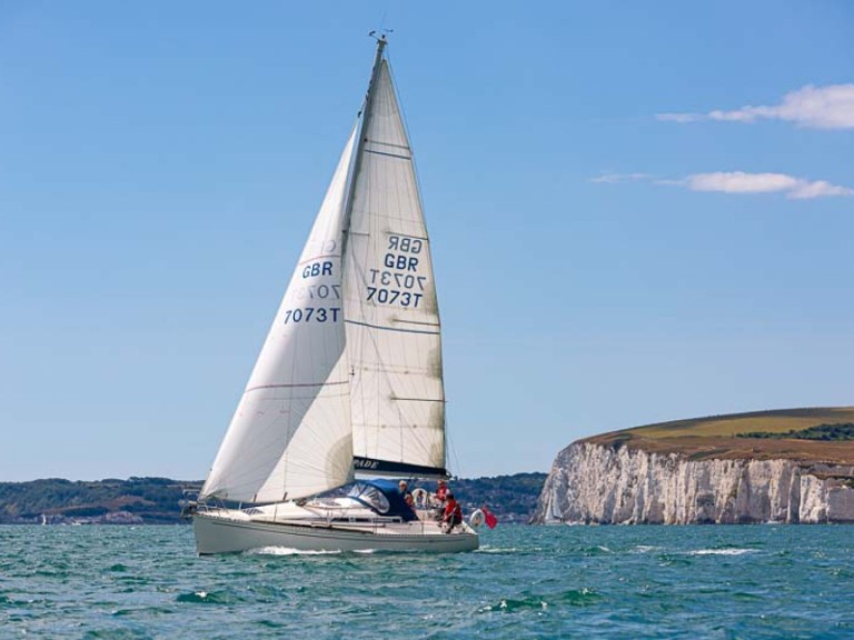 Yacht charter Poole - Elan Elan 333 on SamBoat