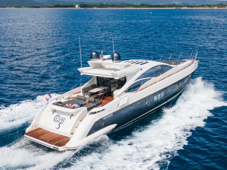 Hire a Azimut Azimut 68 S Saint-Tropez