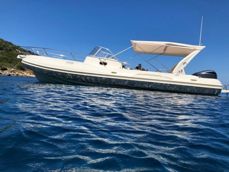 Yacht charter Saint-Tropez - Capelli Tempest 1000 on SamBoat