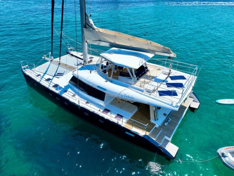 Yacht hire Playa de Talamanca cheap Sunreef 620