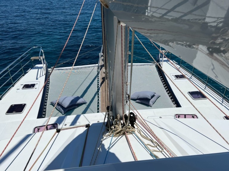 Catamaran hire in Playa de Talamanca - Sunreef Sunreef 620