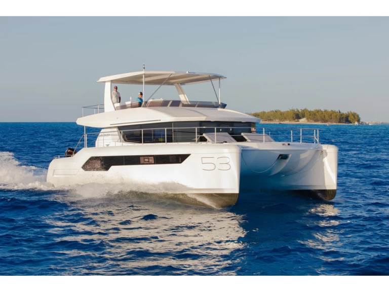 Charter a Leopard Leopard 53 Powercat in Port Grimaud on Samboat