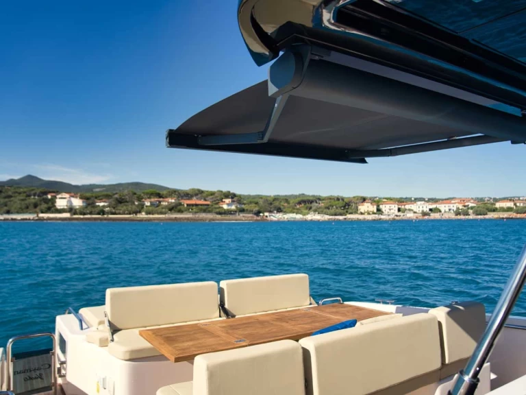 Yacht charter Lagos - Cayman Cayman 380WA on SamBoat