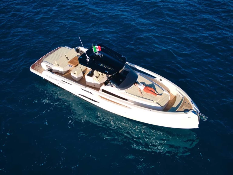 Motorboat hire in Lagos - Cayman Cayman 380WA