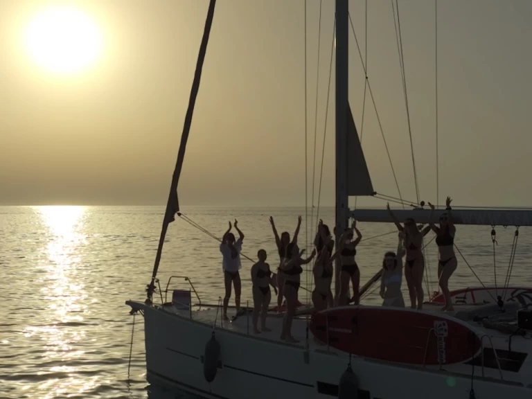 Charter a Dufour Grand Large 460 in Tropea on Samboat