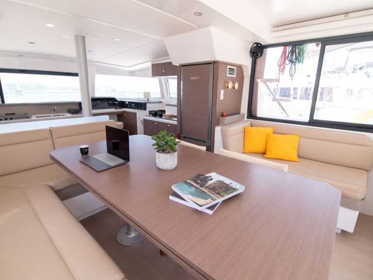 Charter a Bali Bali 4.1 in Préveza on Samboat