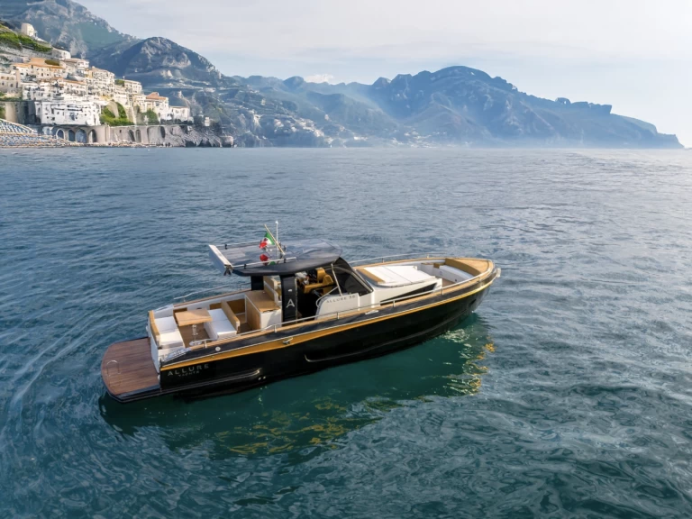 Hire a Allure 38 Porto di Amalfi Marina Coppola