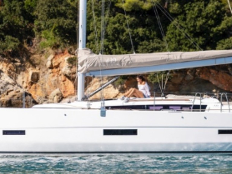 Hire a Dufour Dufour 430 Golfe-Juan